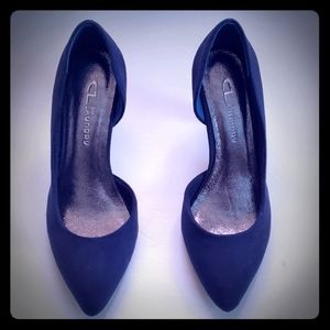 Women's suede pump (brand new)no box